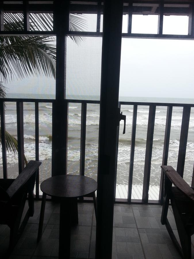 La Delphina Bed And Breakfast Bar And Grill La Ceiba Exterior photo