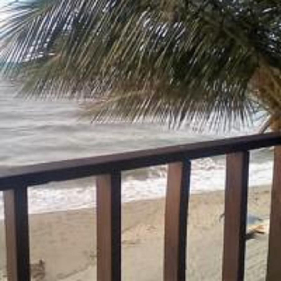 La Delphina Bed And Breakfast Bar And Grill La Ceiba Exterior photo